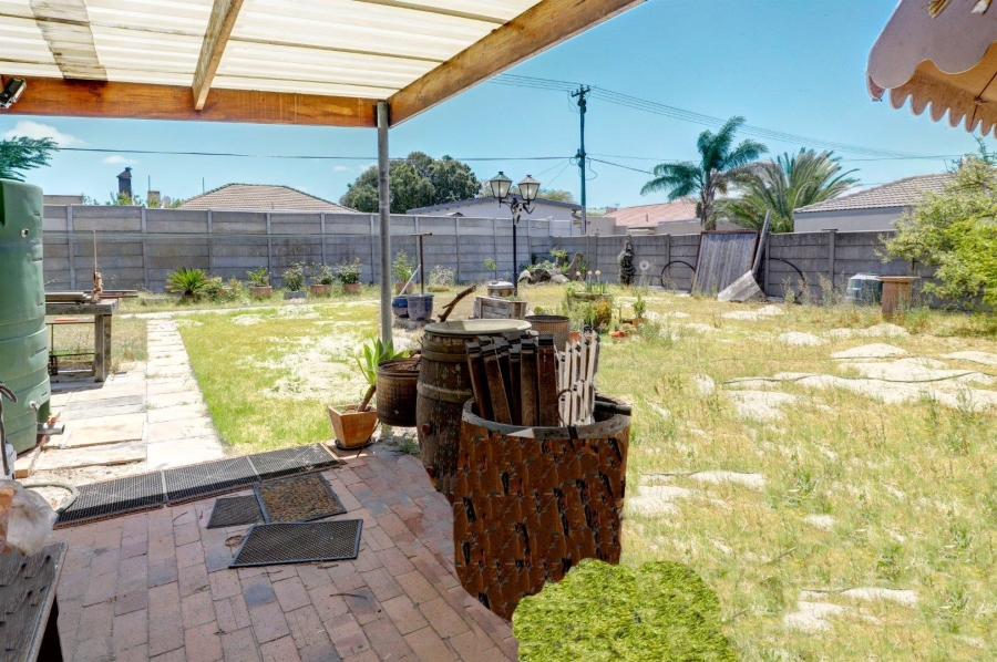 4 Bedroom Property for Sale in Labiance Estate Western Cape